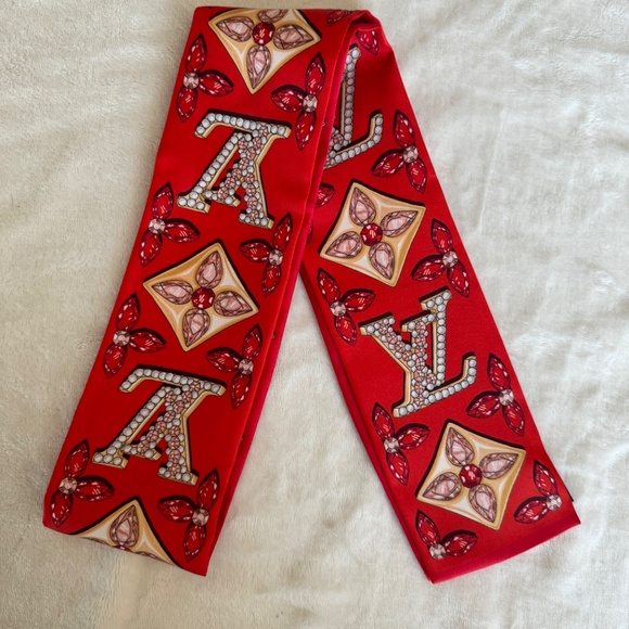 NEW! WITH TAGS LOUIS VUITTON CHINESE NEW YEAR BANDEAU M79478 - RED - Picture 3 of 10